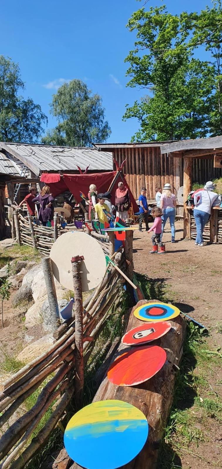 Sosdala Vittfarnas Vikingabyヴィラ エクステリア 写真